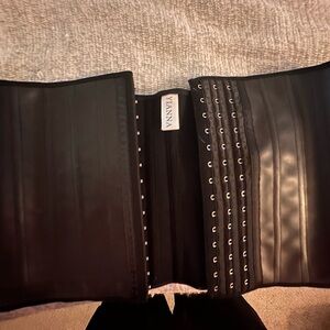 YANNA Black Waist Cincher Shapewear